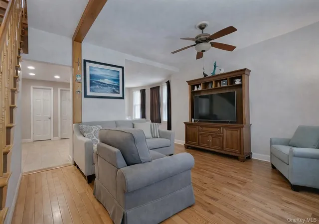 Photo 3 of Sale Pending at 148 Beach 93rd St, New York, NY 11693 | MLS# 973943 | Listing updated on 2026-06-02