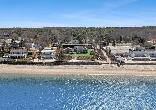 2nd image of 22 Peconic Crescent, Southampton, NY 11946 | MLS# 973960