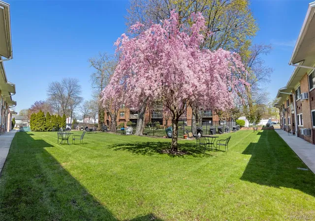 2nd image of 400 Fulton St #3B, Oyster Bay, NY 11735 | MLS# 973970