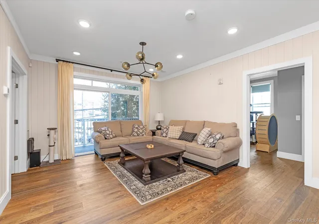 4th image of 214 Marina Pointe Dr, Hempstead, NY 11518