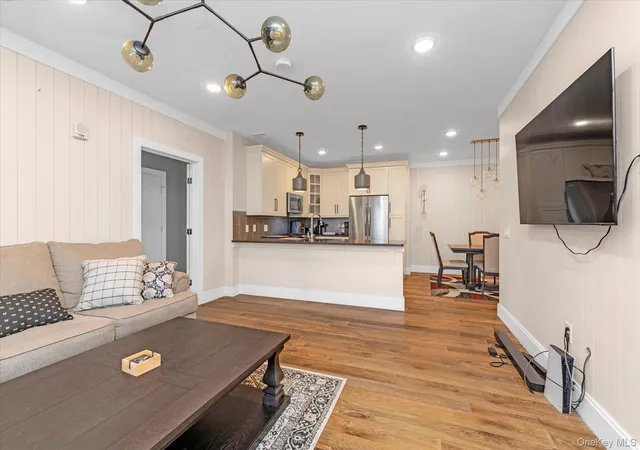 5th image of 214 Marina Pointe Dr, Hempstead, NY 11518