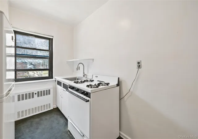 Photo 17 of Sale Pending at 8 Lawrence Dr #C, Greenburgh, NY 10603 | MLS# 974019 | Listing updated on 2026-06-03