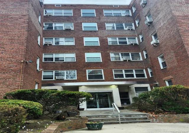 Photo 1 of Condo for sale at 1234 Midland Ave #3E, Yonkers, NY 10708 | MLS# 974039 | Listing updated on 2026-05-09