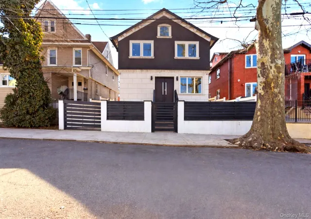 Photo 3 of Single family home for sale at 31-12 Buell St, New York, NY 11369 | MLS# 974083 | Listing updated on 2026-08-29