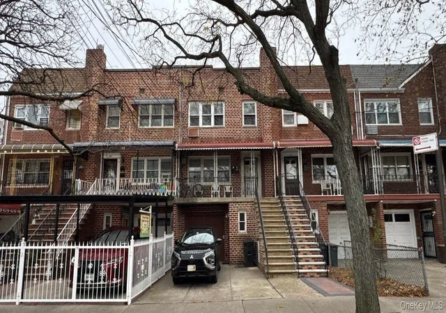 Listing Photo 2 - Condo for sale in building located at 707 E 81st St, New York, NY 11236