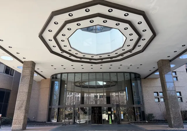 2nd image of 330 E 38th St #12Q, New York, NY 10016 | MLS# 974136