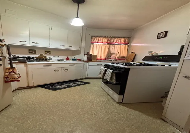 Listing Photo 4 - Condo for sale in building located at 1514 Unionport Rd, New York, NY 10462 - Unit #4A