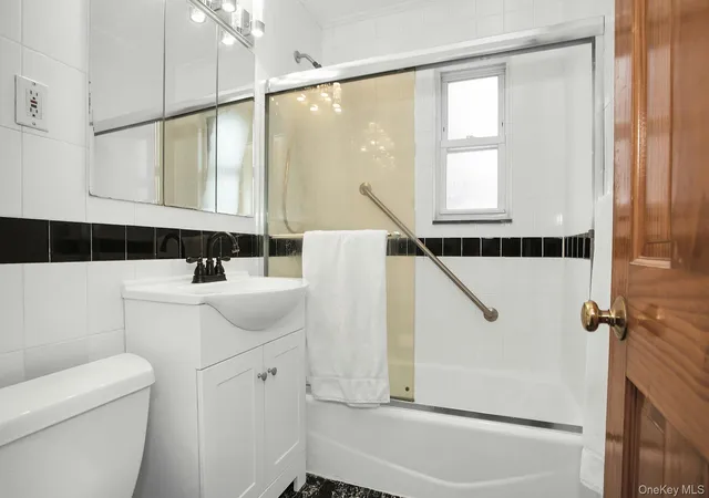 2nd image of Holliswood Owners Corp, New York, NY 11423