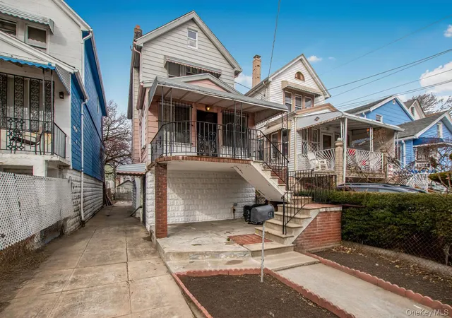 Single Family Residence at 427 Taylor Ave, Bronx, NY 10473 | MLS# 974241 | | Sold on 2026-05-07