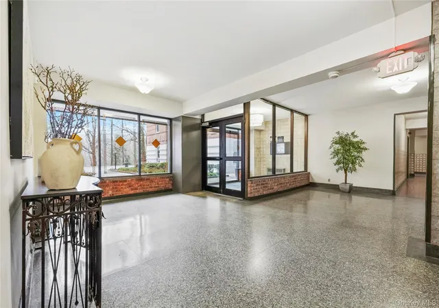 2nd image of 247 Parkview Rd, Yonkers, NY 10708