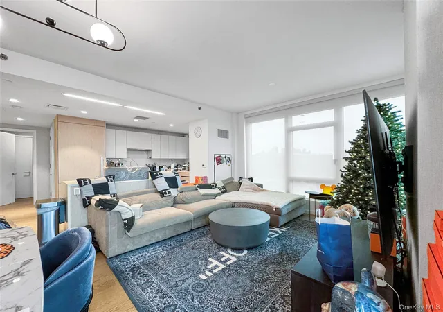 1st image of 13327 39Th Ave #5Q, Flushing, NY 11354 | MLS# 974254