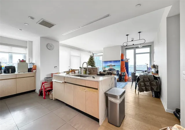 3rd image of 13327 39Th Ave #5Q, Flushing, NY 11354 | MLS# 974254