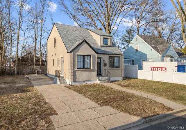 Photo 2 of Sale Pending at 119 E Pennywood Ave, Hempstead, NY 11575 | MLS# 974268 | Listing updated on 2026-04-18