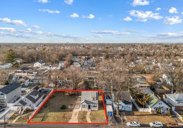 Photo 3 of Sale Pending at 119 E Pennywood Ave, Hempstead, NY 11575 | MLS# 974268 | Listing updated on 2026-04-18