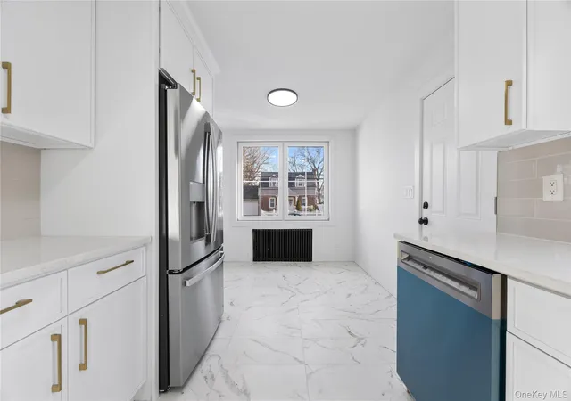 Photo 4 of Sale Pending at 119 E Pennywood Ave, Hempstead, NY 11575 | MLS# 974268 | Listing updated on 2026-04-18