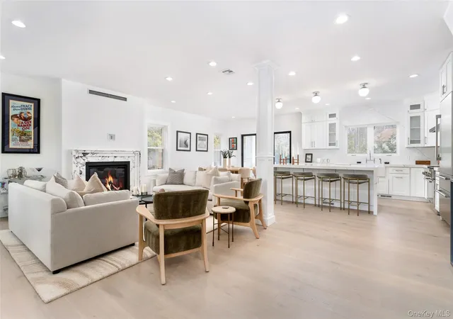 4th image of 40 Waters Edge Rd, Southampton, NY 11968 | MLS# 974288