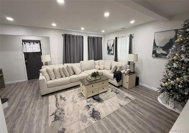 4th image of 13 Fairview Dr, Shirley, NY 11967 | MLS# 974329