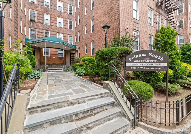 Photo 2 of Condo for sale at 2105 Wallace Ave #5A, Bronx, NY 10462 | MLS# 974376 | Listing updated on 2026-05-01