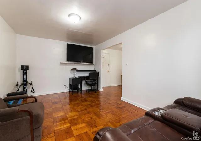 Listing Photo 4 - Condo for sale in Southridge Coop Section4 located at 33-24 Jct Blvd, New York, NY 11372 - Unit #1R