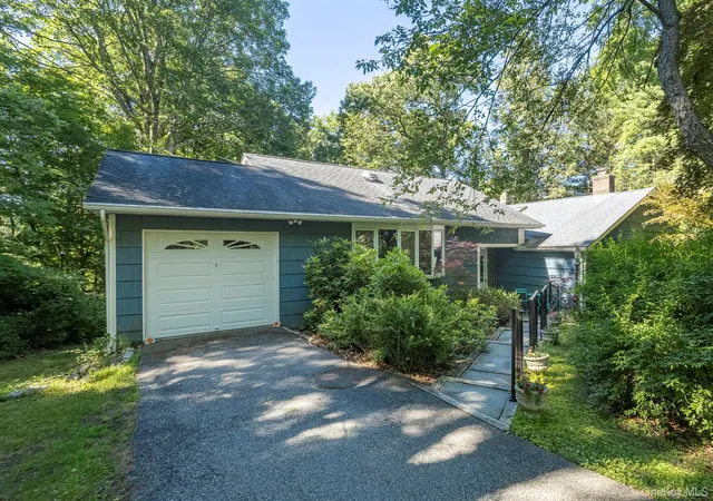 Homes for sale in East Fishkill, NY | 187 Milltown Rd, East Fishkill, NY 12531 | MLS# 974476