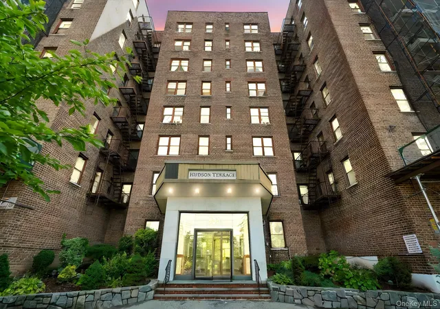 2nd image of 650 Warburton Ave #6M, Yonkers, NY 10701 | MLS# 974481