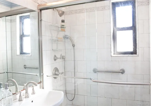 2nd image of 199-18 16Th Ave, Whitestone, NY 11357