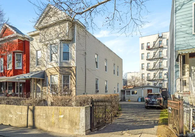 2nd image of 675 E 223rd St, New York, NY 10466 | MLS# 974533