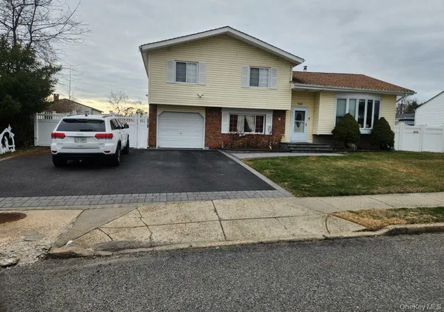 Photo 1 of Single family home for sale at 160 Bark Ave, Islip, NY 11722 | MLS# 974590 | Listing updated on 2026-04-26