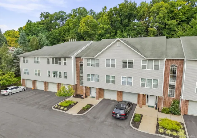 Photo 2 of Condo for sale at 143 Deer Ct Dr, Middletown, NY 10940 | MLS# 974627 | Listing updated on 2026-09-27