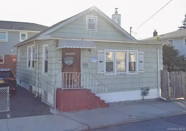 Photo 1 of Single family home for sale at 147 Evans Ave, Elmont, NY 11003 | MLS# 974740 | Listing updated on 2026-03-22