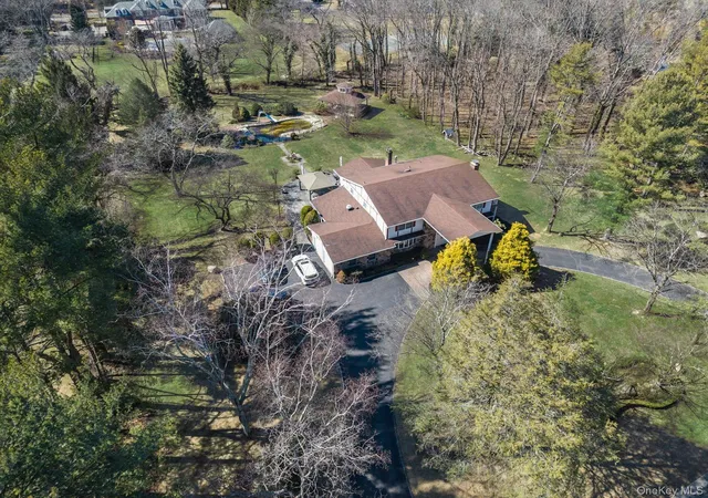 Photo 2 of Single family home for sale at (Undisclosed), Glen Head, NY 11545 | MLS# 974758 | Listing updated on 2026-10-05