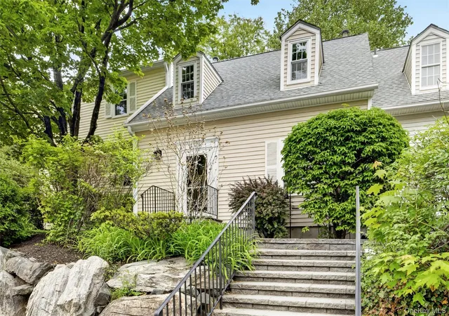 Homes for sale in Greenburgh, NY | 91 Carrollwood Dr, Greenburgh, NY 10591 | MLS# 974857