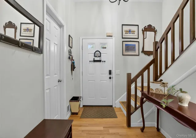 Homes for sale in Greenburgh, NY | 91 Carrollwood Dr, Greenburgh, NY 10591 | MLS# 974857
