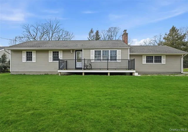 Photo 2 of Sale Pending at 8 Kemswick Dr, Brookhaven, NY 11790 | MLS# 974935 | Listing updated on 2026-09-19