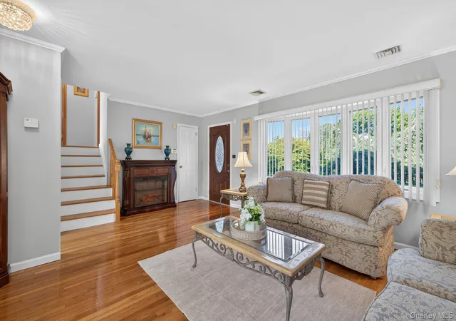 5th image of 9 Marilyn Blvd, Oyster Bay, NY 11803 | MLS# 974983