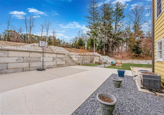 4th image of 195 Cedar Swamp Rd, Oyster Bay, NY 11545 | MLS# 975020