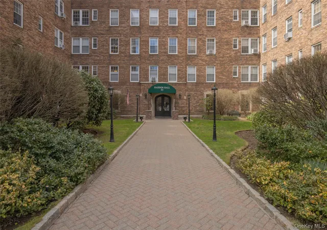Homes for sale in Yonkers, NY | 25 Parkview Ave #2K, Yonkers, NY 10708 | MLS# 975064