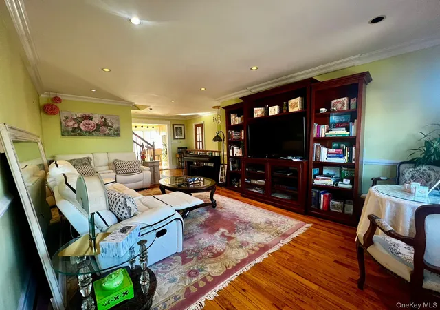 Photo 3 of Sale Pending at 199 18 Cross Is Pkwy, New York, NY 11357 | MLS# 975075 | Listing updated on 2026-07-24