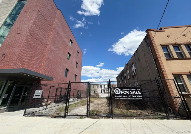 1st image of 465 Cleveland St, Brooklyn, NY 11208 | MLS# 975085