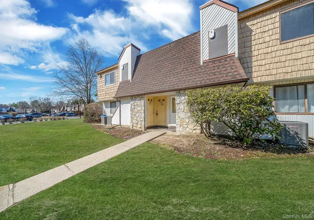 2nd image of 222 Pointe Circle N #2, Brookhaven, NY 11727 | MLS# 975130