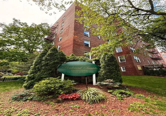 Listing Photo 2 - Condo for sale in Boulevard Tenants Corp. located at 105-37 65Th Ave, New York, NY 11375 - Unit #6E