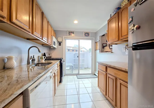 5th image of 460 Old Town Rd #5B, Brookhaven, NY 11772 | MLS# 975157