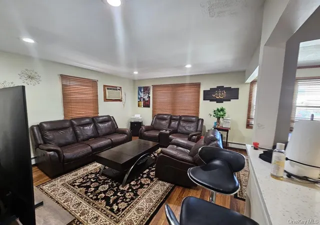 Photo 4 of House for sale at 119-28 193rd Street, New York, NY 11412 | MLS# 975185 | Listing updated on 2026-04-19