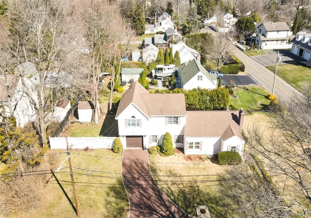 3rd image of 43 Fort Hill Rd, Huntington, NY 11743 | MLS# 975222