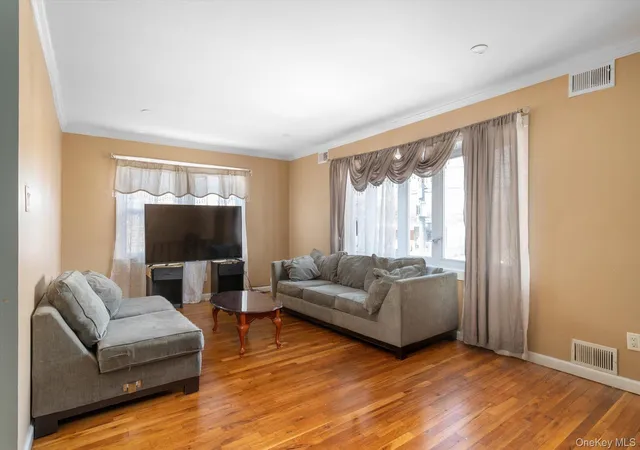 4th image of 569 Peninsula Blvd, Hempstead, NY 11516 | MLS# 975232