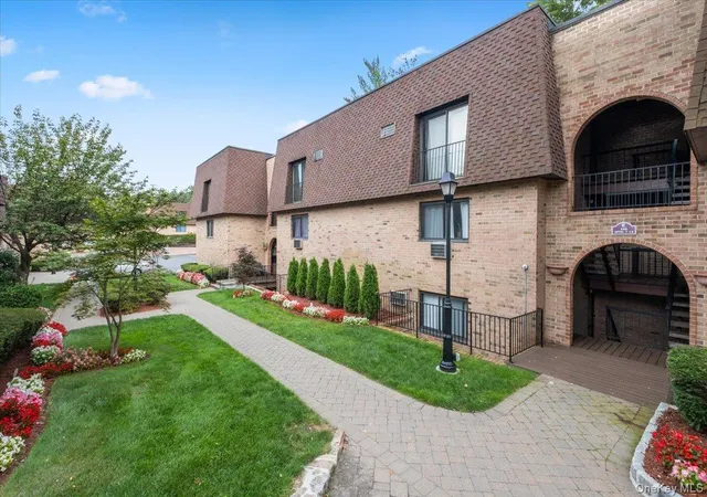 Homes for sale in Scarsdale, NY | 356 Central Park Ave #E10, Scarsdale, NY 10583 | MLS# 975249