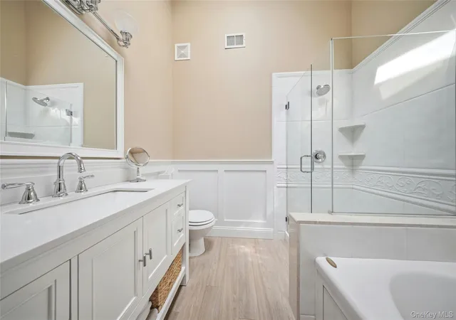 Photo 3 of Sale Pending at 78 Hidden Ridge Dr, Oyster Bay, NY 11791 | MLS# 975253 | Listing updated on 2026-09-19