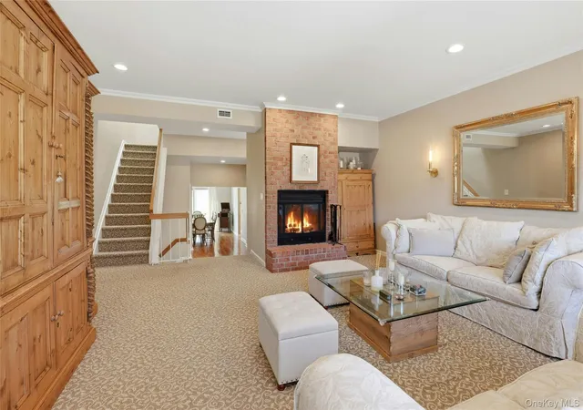 Photo 4 of Sale Pending at 78 Hidden Ridge Dr, Oyster Bay, NY 11791 | MLS# 975253 | Listing updated on 2026-09-19