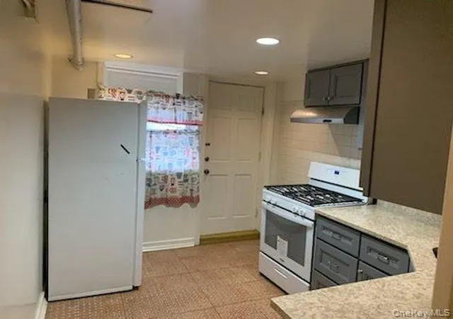 Photo 3 of Sale Pending at 11433 204th Street, New York, NY 11412 | MLS# 975255 | Listing updated on 2026-08-17