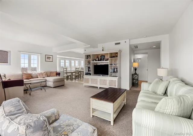4th image of 236 Edgemere St #314, East Hampton, NY 11954 | MLS# 975285